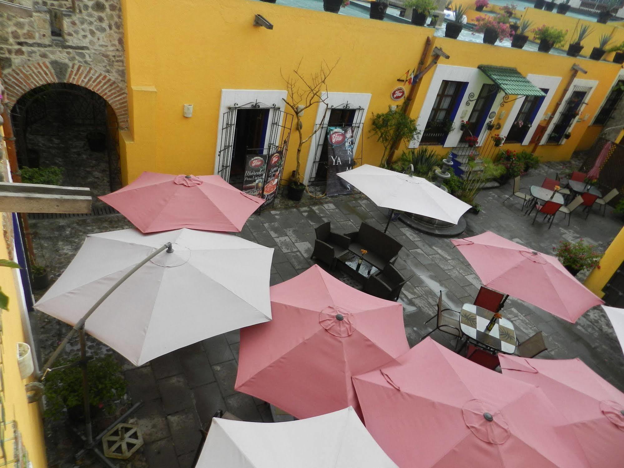 Collection O Al Otro Lado Del Rio, Puebla Otel Dış mekan fotoğraf Patio of the Casa de Morelos